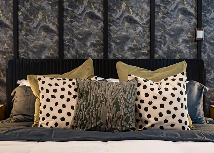 Twin For Groups Near Dining & Culture * Mexico City