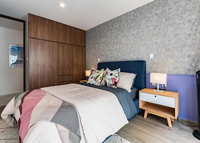 Apartment Twin For Groups Near Dining & Culture